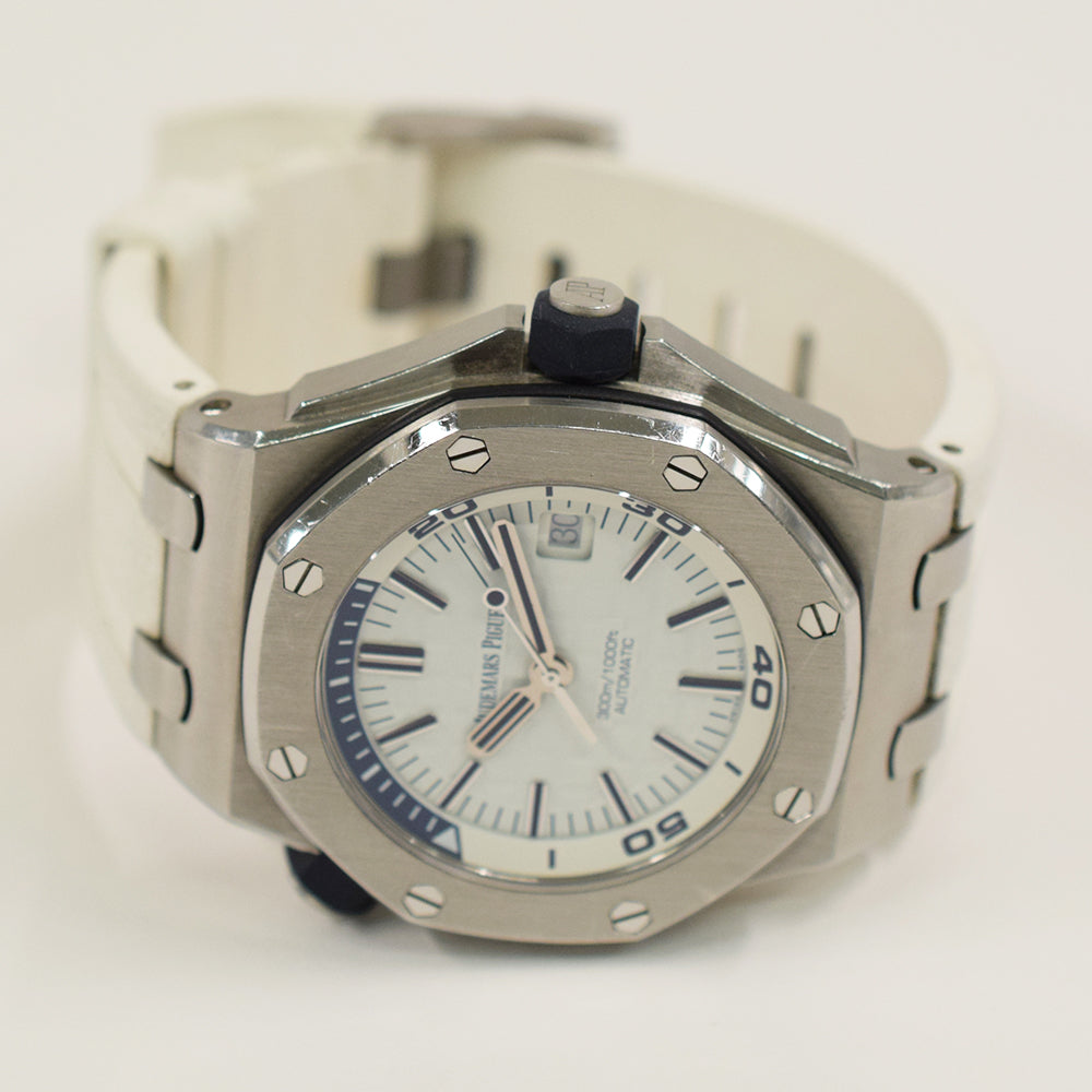 Audemars Piguet Royal Oak Offshore Diver 42mm 15710ST.OO.A010CA.01 – White Dial