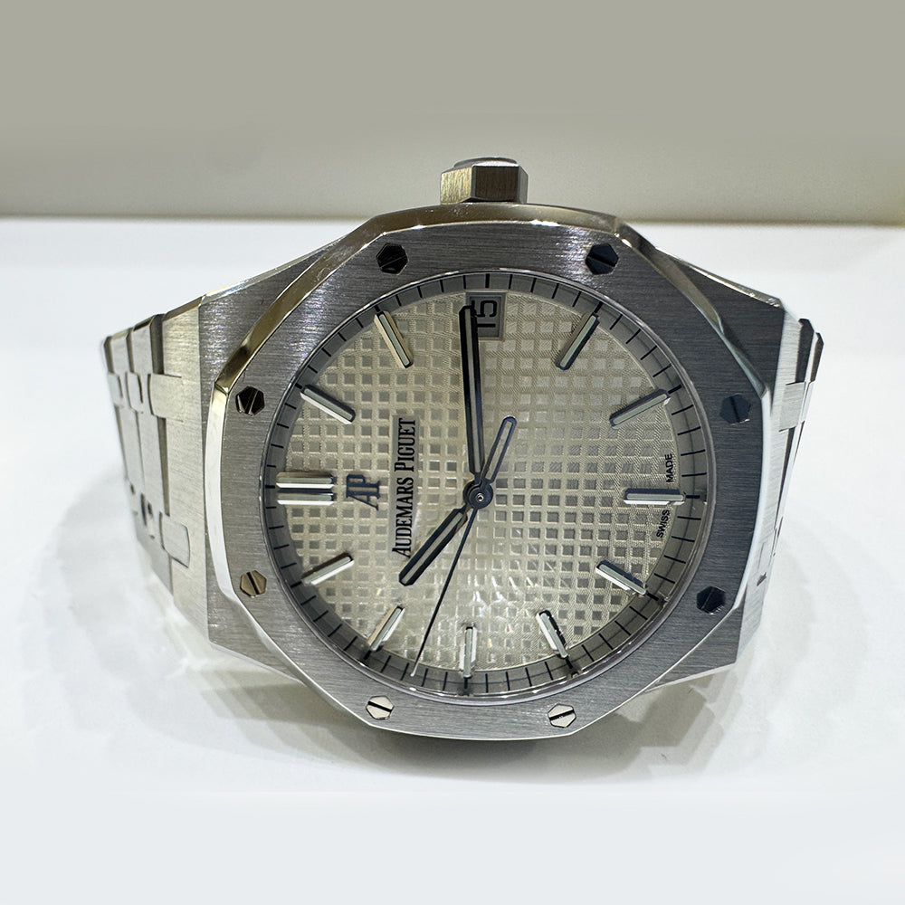 Audemars Piguet Royal Oak Selfwinding 41mm 15500ST.OO.1220ST.04 – Silver Dial