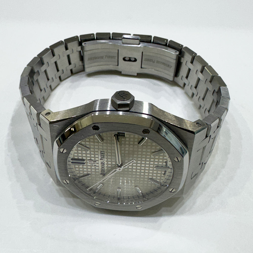 Audemars Piguet Royal Oak Selfwinding 41mm 15500ST.OO.1220ST.04 – Silver Dial