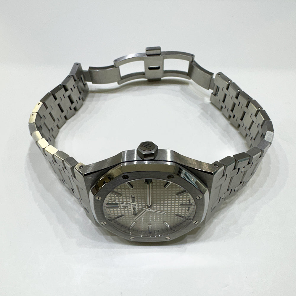 Audemars Piguet Royal Oak Selfwinding 41mm 15500ST.OO.1220ST.04 – Silver Dial