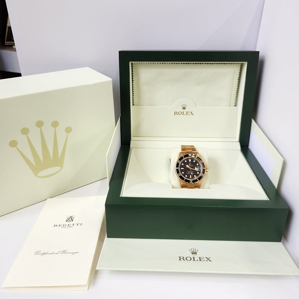 Rolex Submariner Date 40mm Yellow Gold 16618 – Black Dial