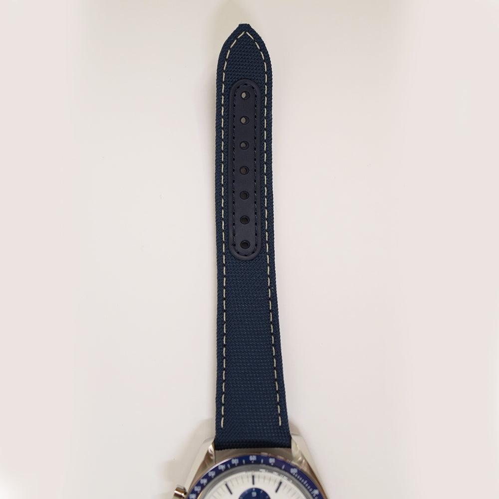 Omega Speedmaster Silver Snoopy Award 50th Anniversary 42mm 310.32.42.50.02.001 – White Dial