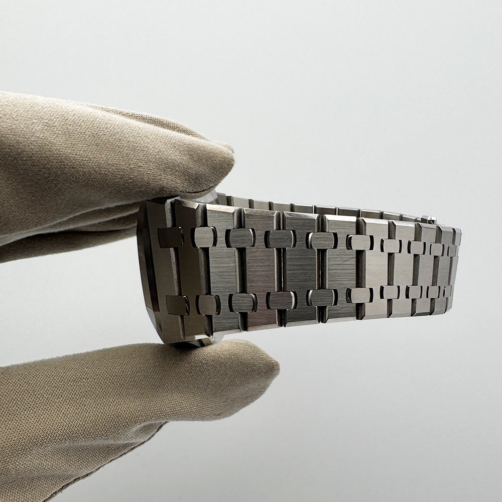 Audemars Piguet Royal Oak Selfwinding 41mm 15500ST.OO.1220ST.04 – Silver Dial