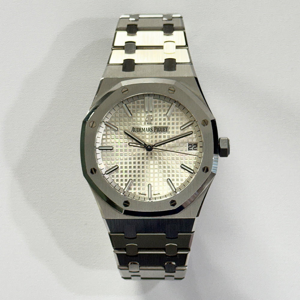 Audemars Piguet Royal Oak Selfwinding 41mm 15500ST.OO.1220ST.04 – Silver Dial