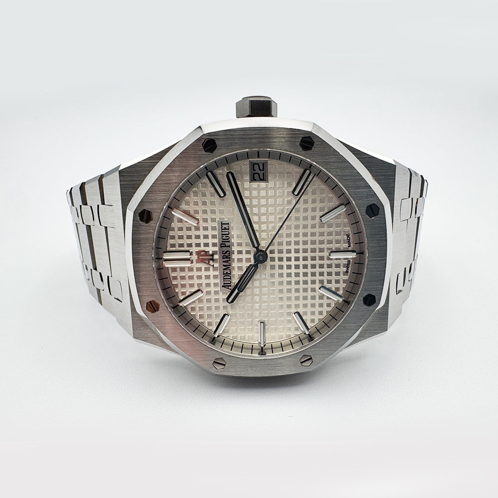 Audemars Piguet Royal Oak Selfwinding 41mm 15500ST.OO.1220ST.04 – Silver Dial