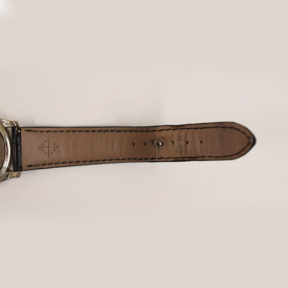 Patek Philippe Calatrava 39mm 5227G-010 – Black Dial