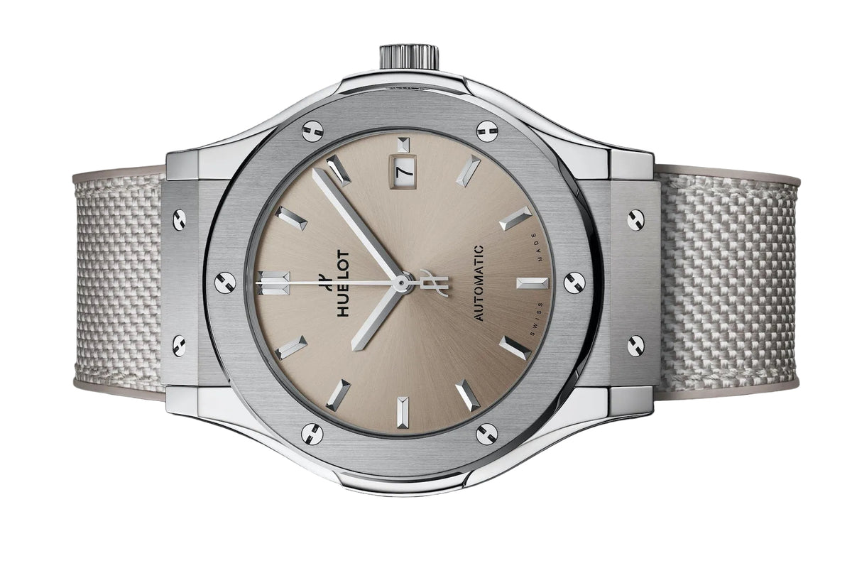 Hublot Classic Fusion Essential Taupe 42 mm (542.NX.4610.NR.HEC25)